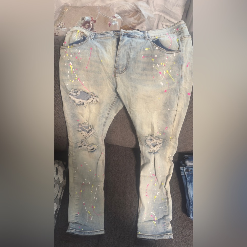 Light Fade wash jeans with Splattered paint design